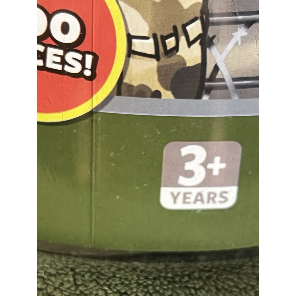 PLAY ZONE BUCKET SET 100 PIECES MILITARY TOYS (1896)‎